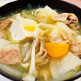 野菜とお肉の出汁で塩豚スープ